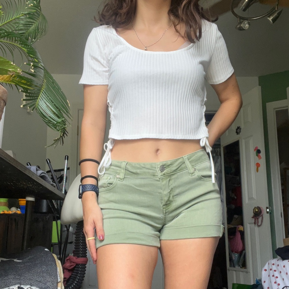 Forever 21 Cropped Lace-Up Tee